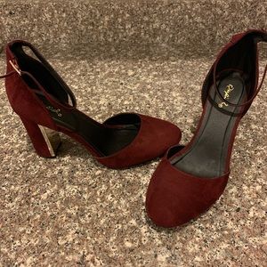 Qupid Burgundy strappy heel size 10